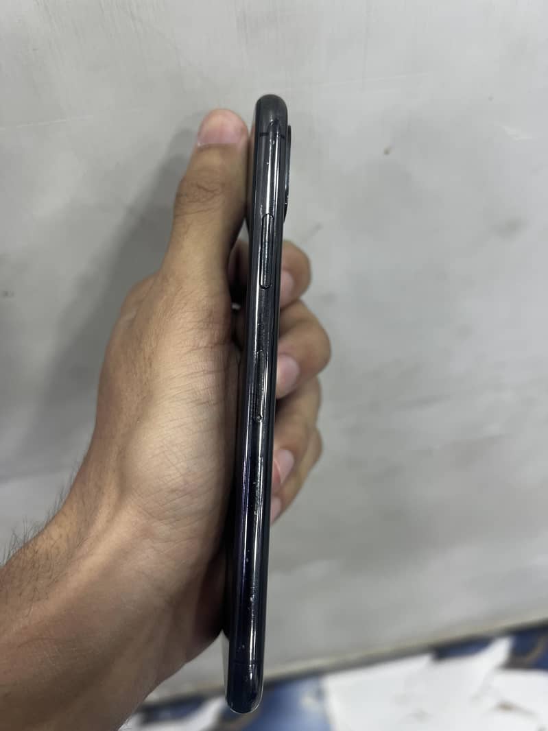 Apple iPhone X 3