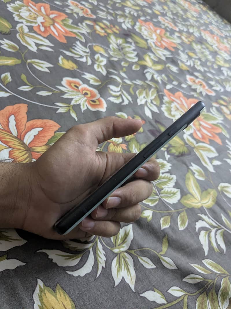 Google Pixel 6a 5