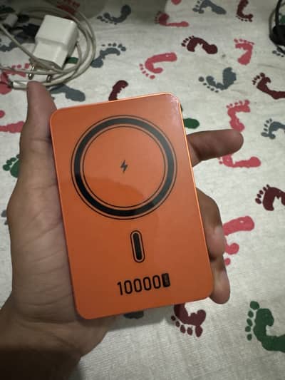Apple 12 to 18 pro max wireless power bank 10000 Mh