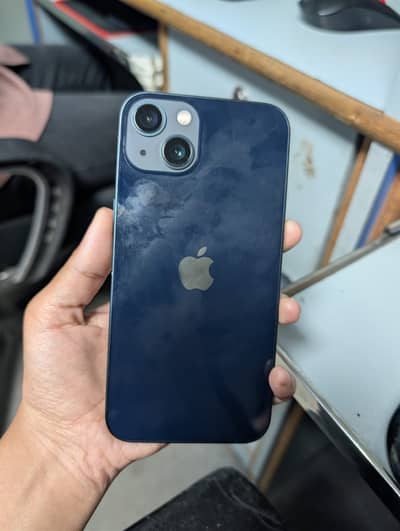 Apple iPhone 13