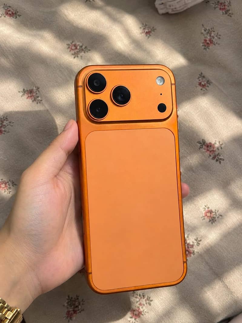 Apple iPhone 17 Pro Max 6