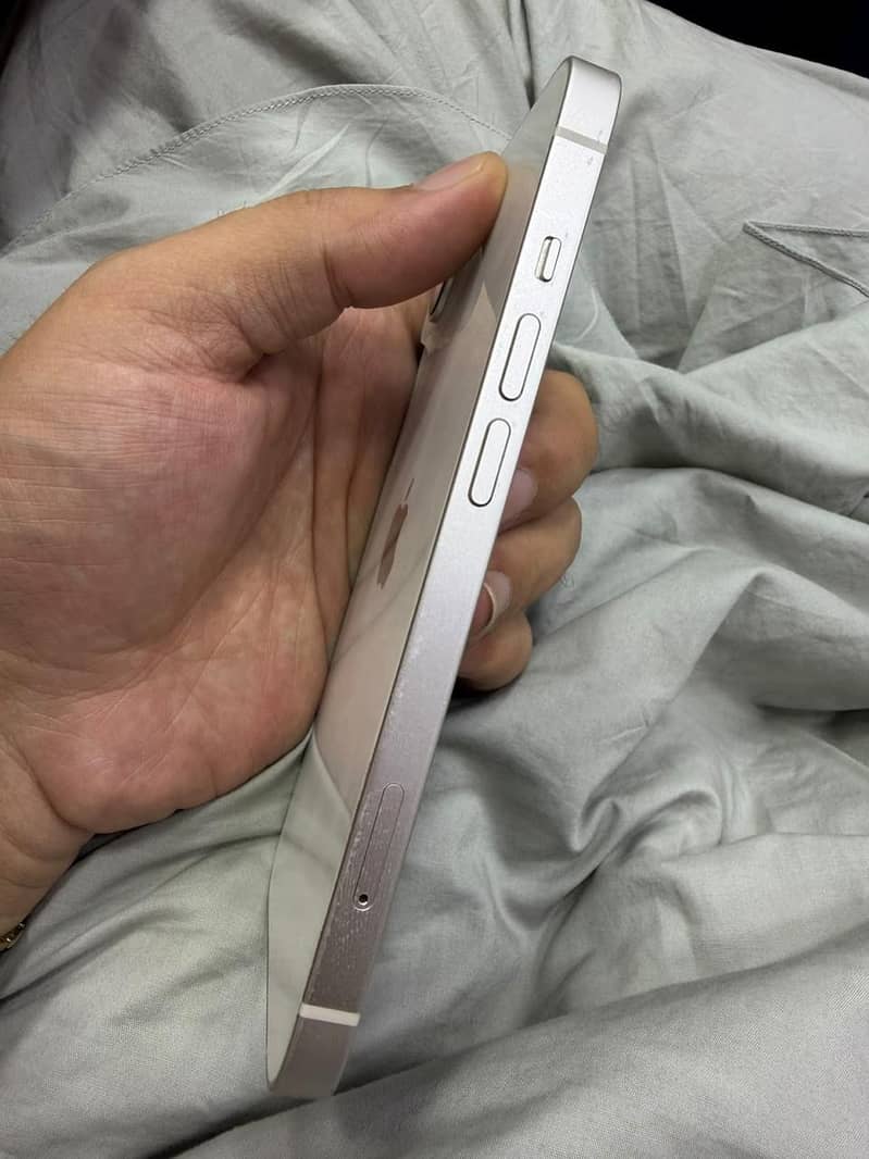 Apple iPhone 14 3