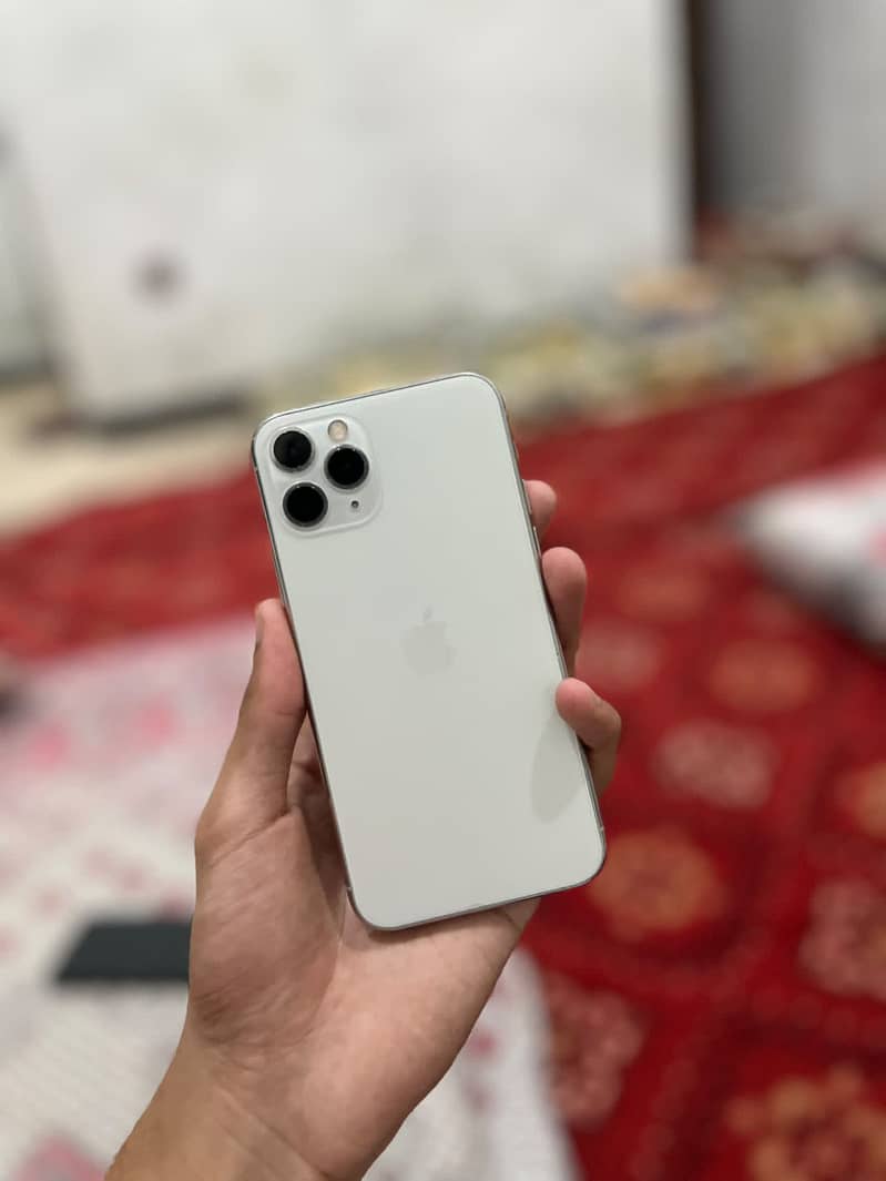 Apple iPhone 11 Pro 1