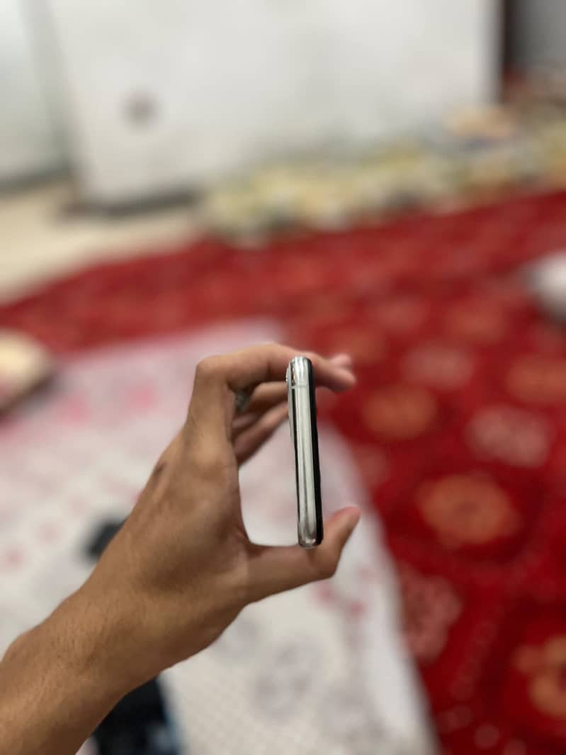 Apple iPhone 11 Pro 3