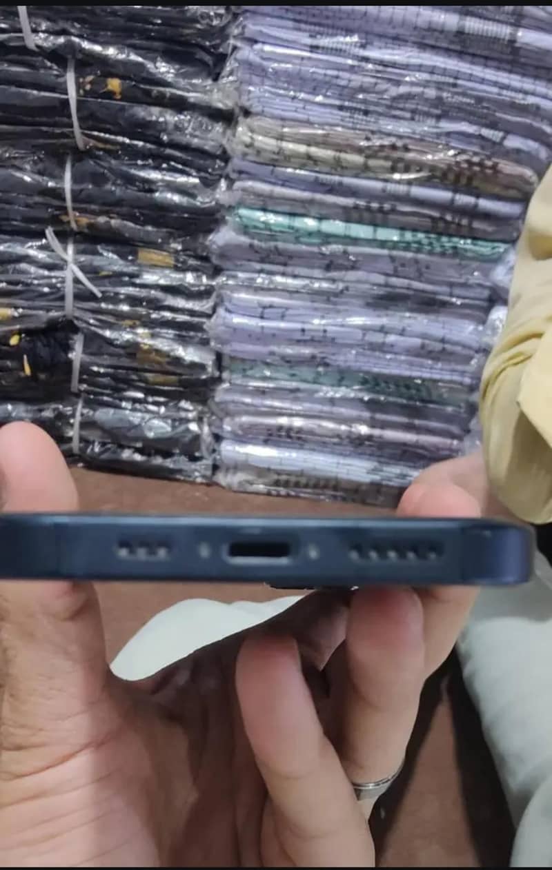Apple iPhone 13 3