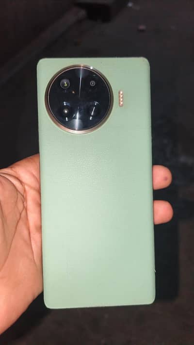 Tecno Spark 20 Pro Plus