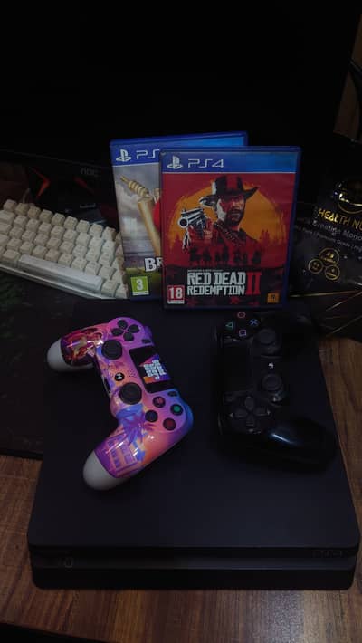 PS4 slim (not jailbreak)( 2 controllers)