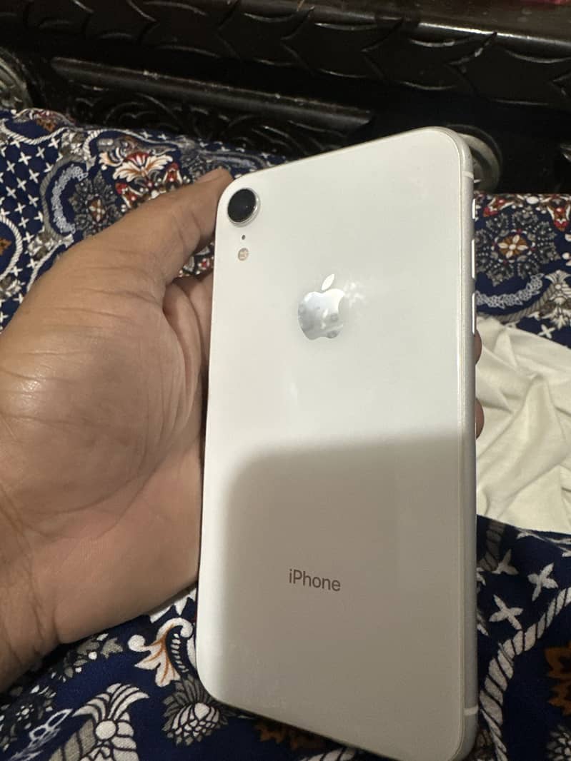 Apple iPhone XR 0