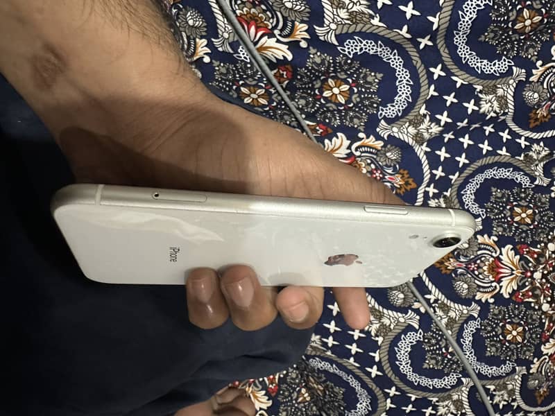 Apple iPhone XR 3
