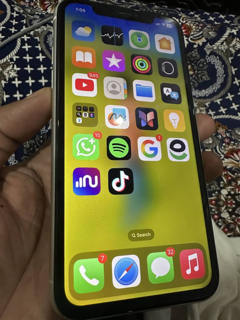 Apple iPhone XR 4