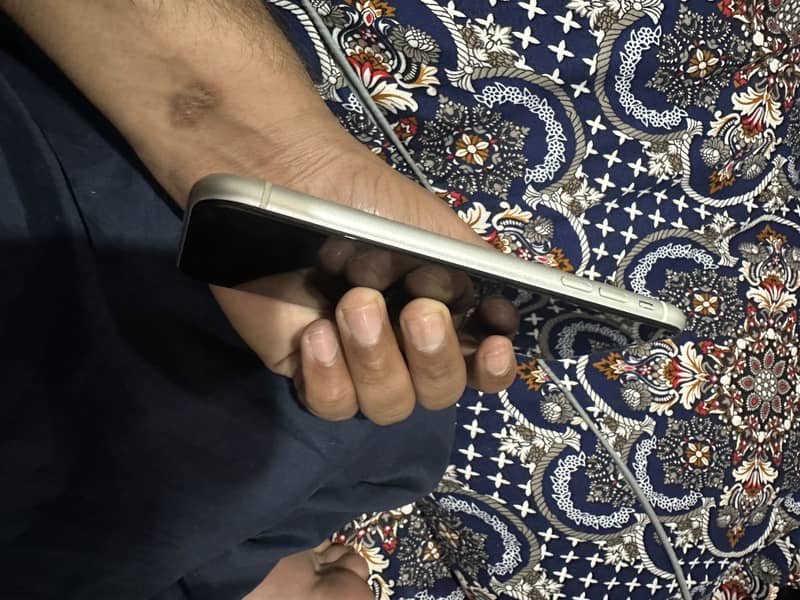 Apple iPhone XR 8