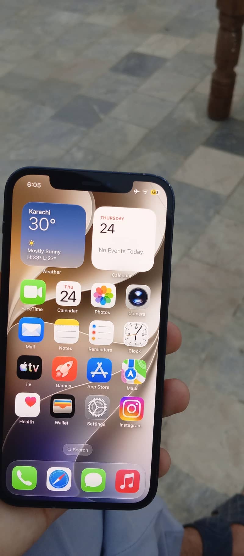 Apple iPhone 12 3