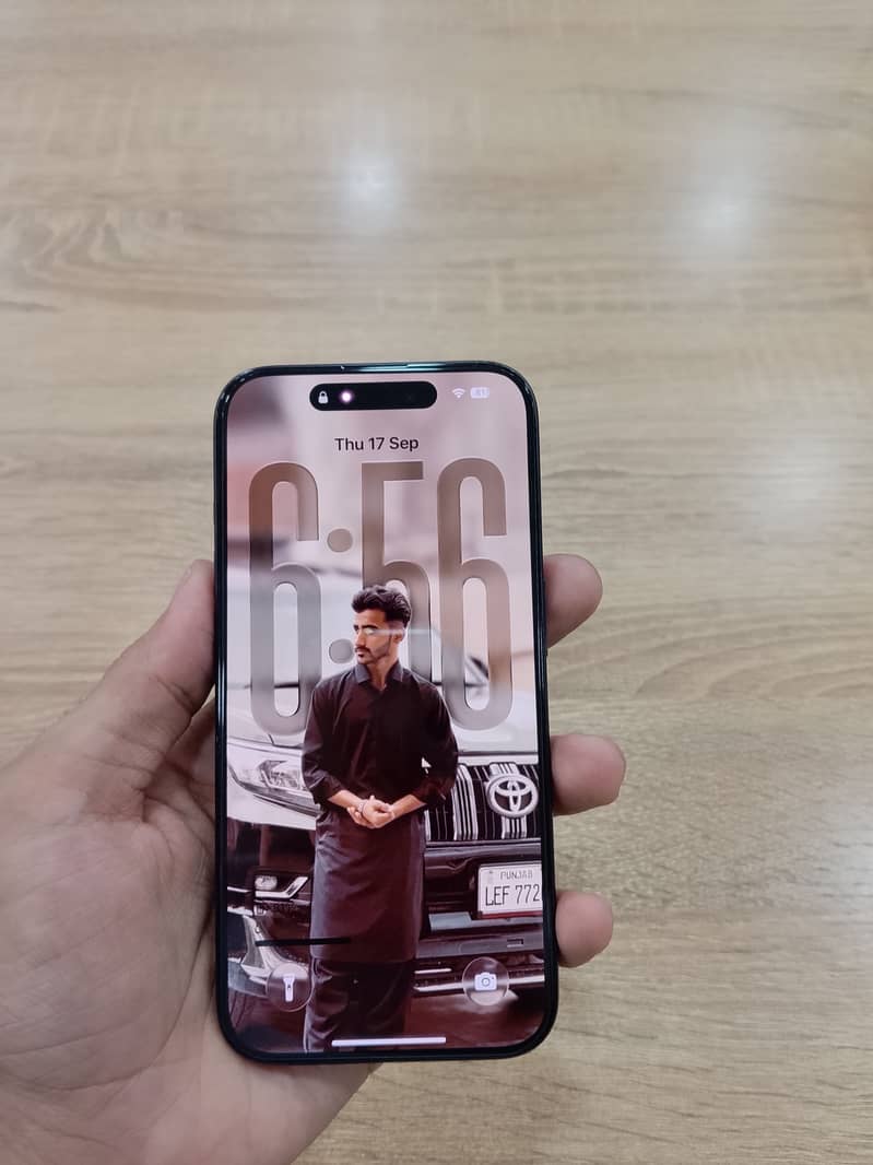 Apple iPhone 15 Pro 0