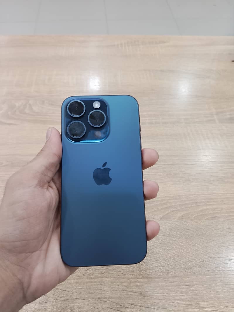 Apple iPhone 15 Pro 3
