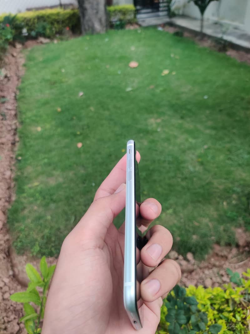 Apple iPhone SE 4