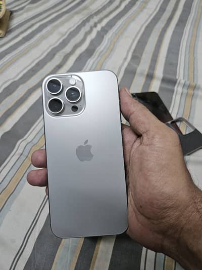 Apple iPhone 16 Pro Max