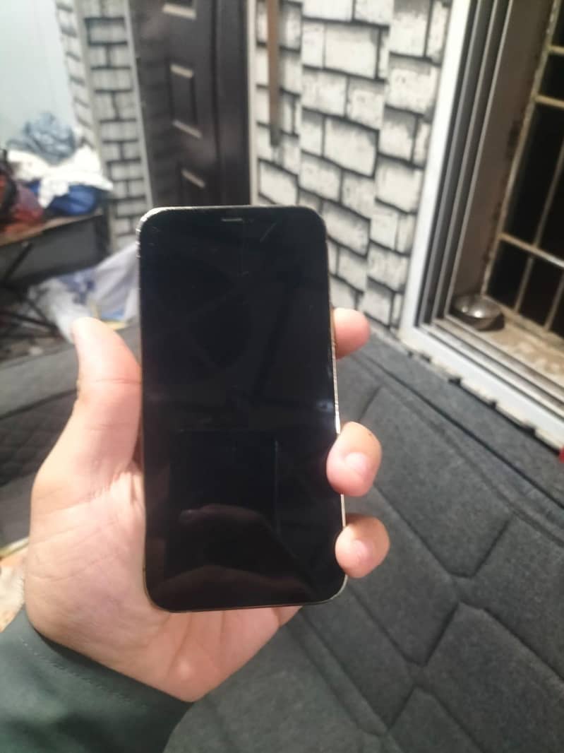 Apple iPhone 12 Pro 3