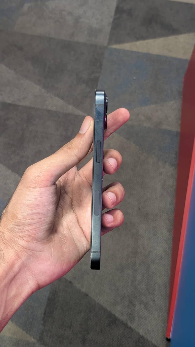 Apple iPhone 13 4