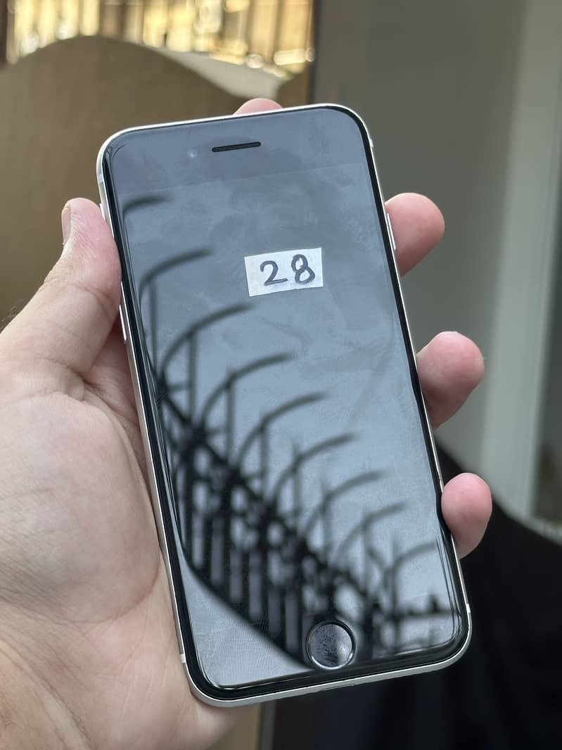 Apple iPhone SE 3