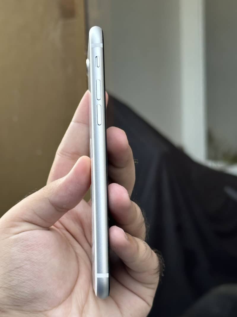 Apple iPhone SE 4