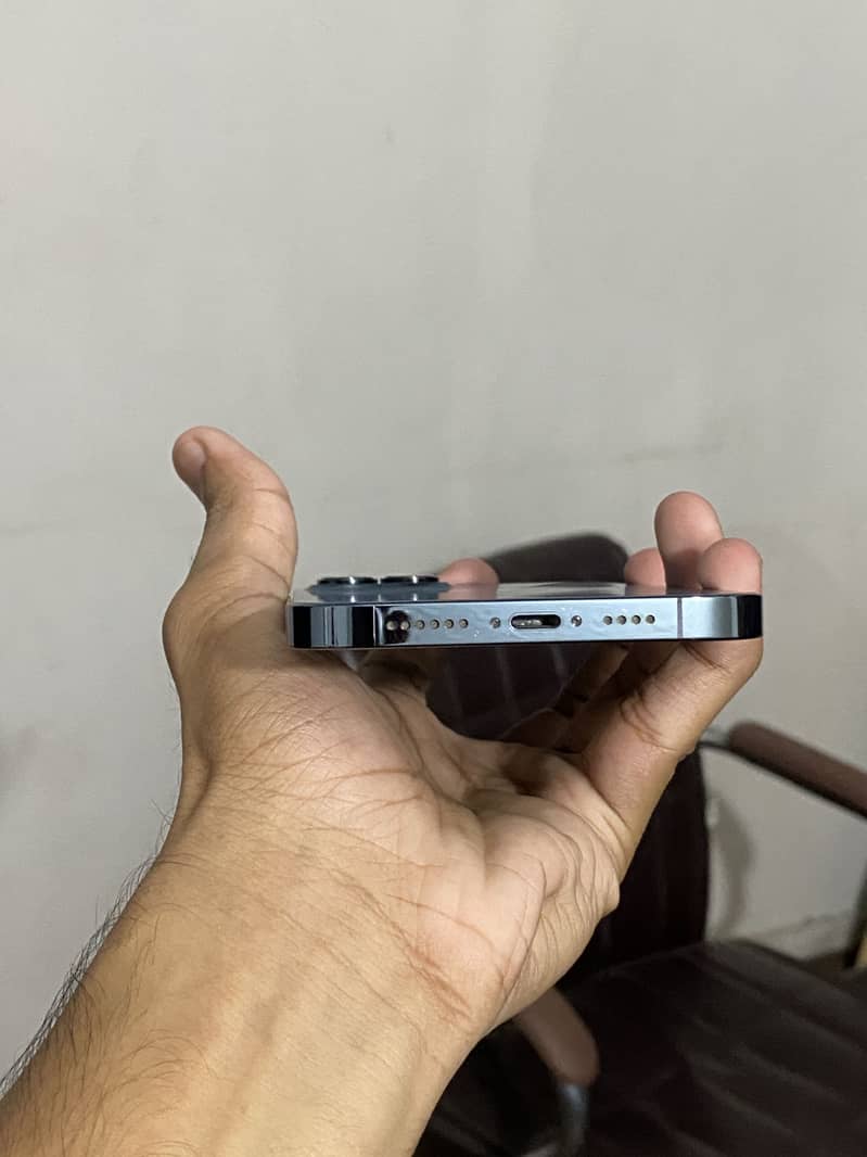 Apple iPhone 12 Pro Max 3