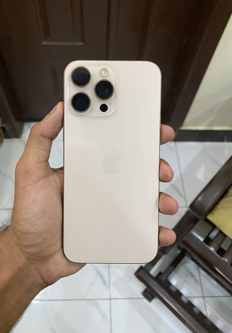 Apple iPhone 16 Pro Max 6