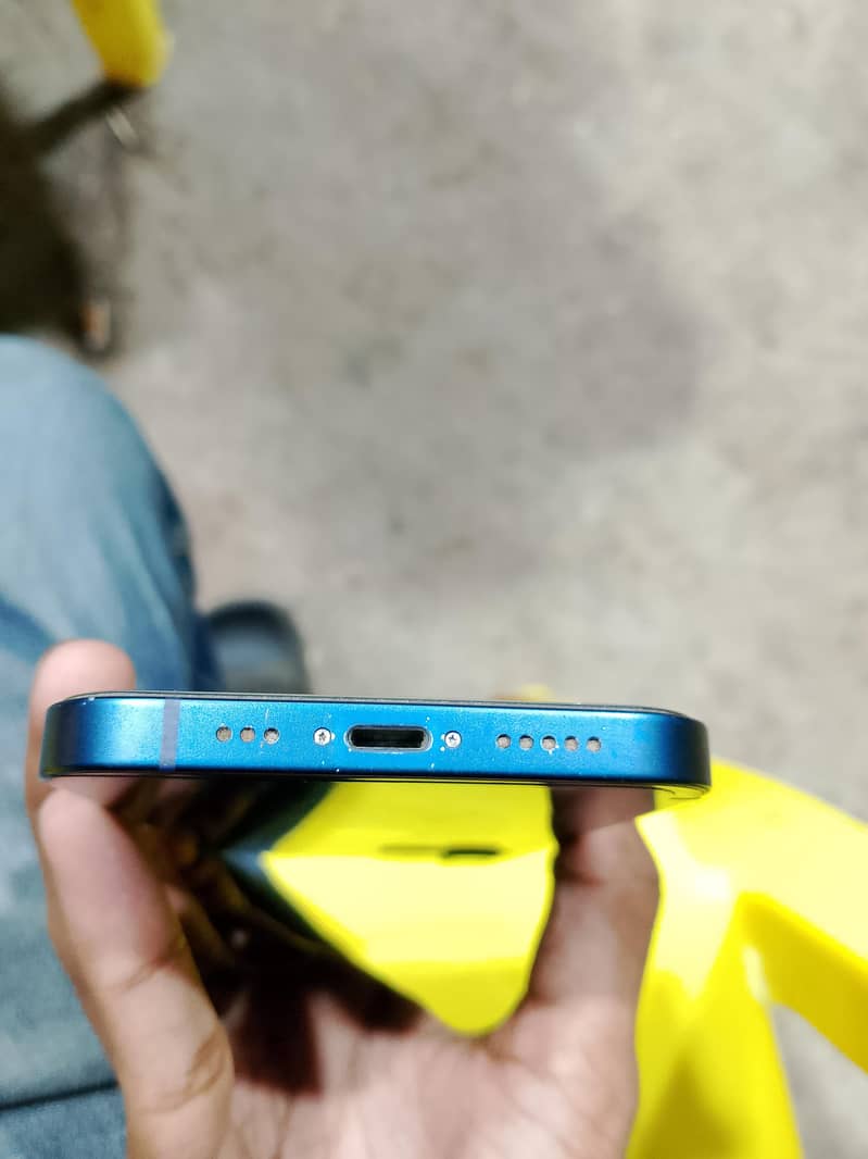 Apple iPhone 12 7