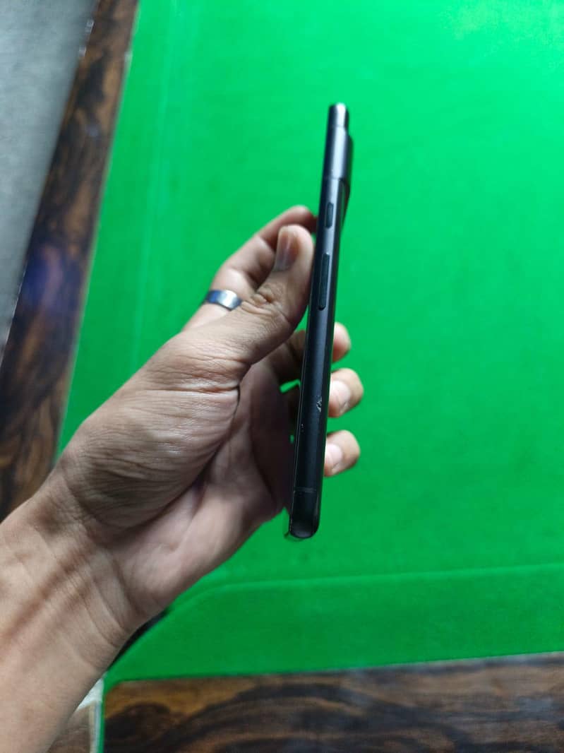 Google Pixel 7 4