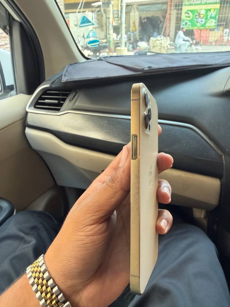 Apple iPhone 12 Pro Max 3