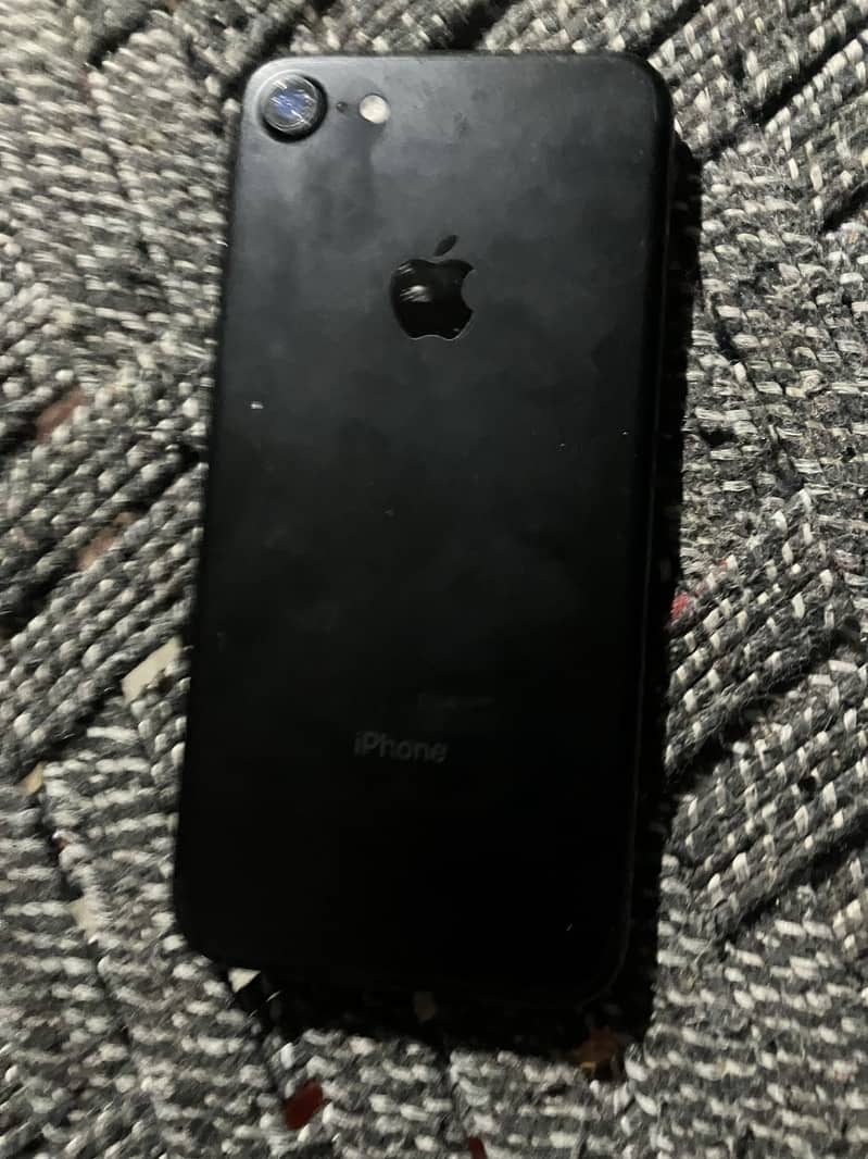Apple iPhone 7 1