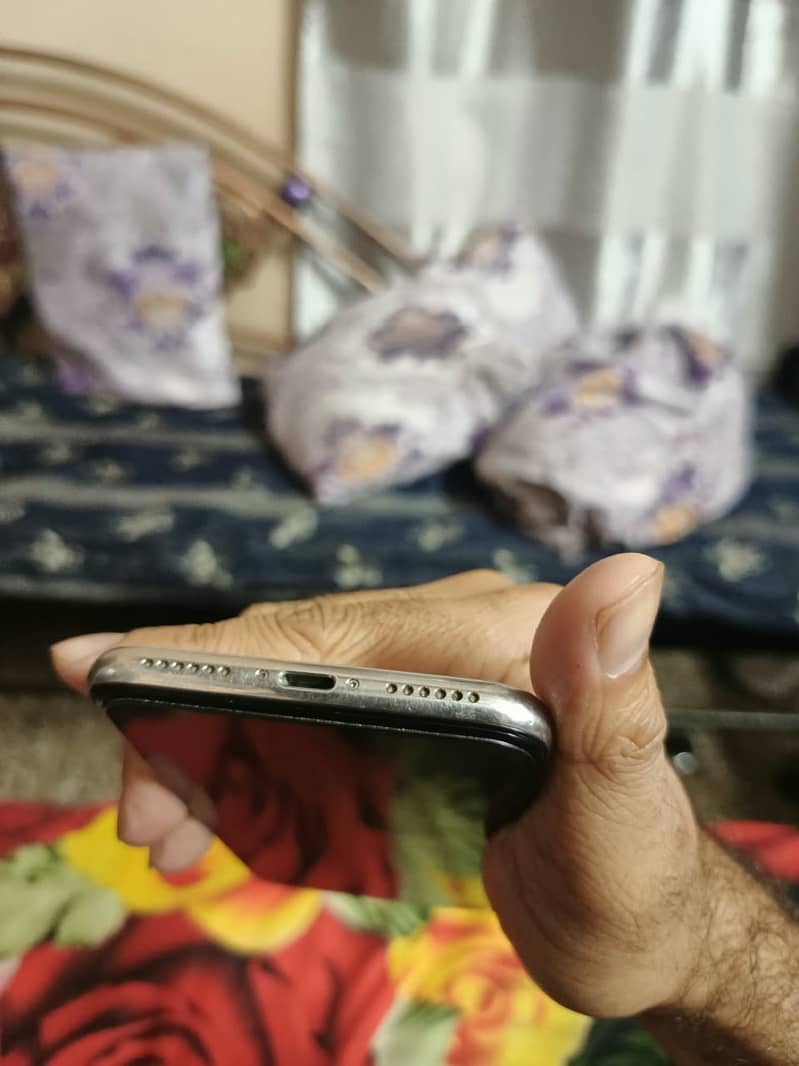 Apple iPhone X 256gb pta approve 4