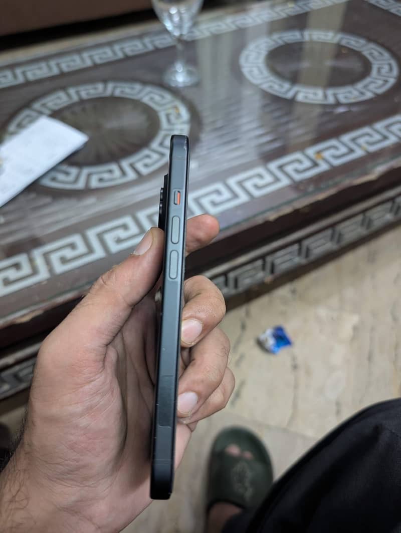 Apple iPhone 15 5