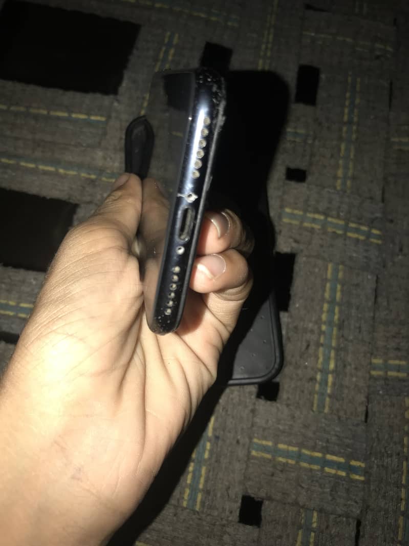 Apple iPhone 8 1