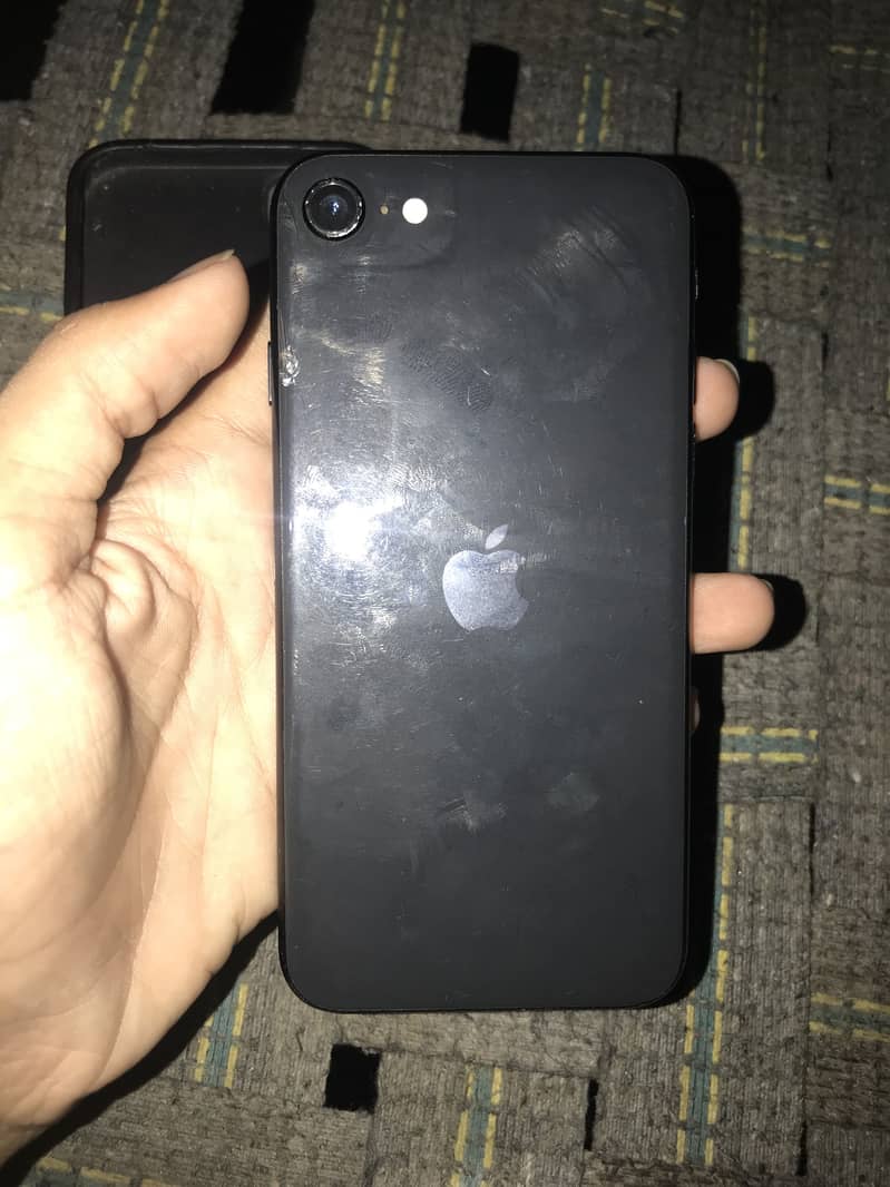 Apple iPhone 8 3