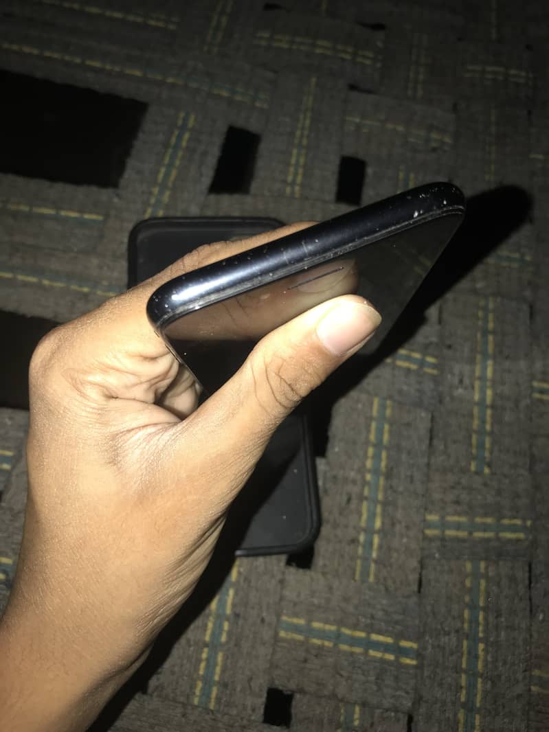 Apple iPhone 8 5