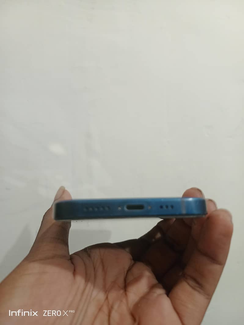 Apple iPhone 12 1