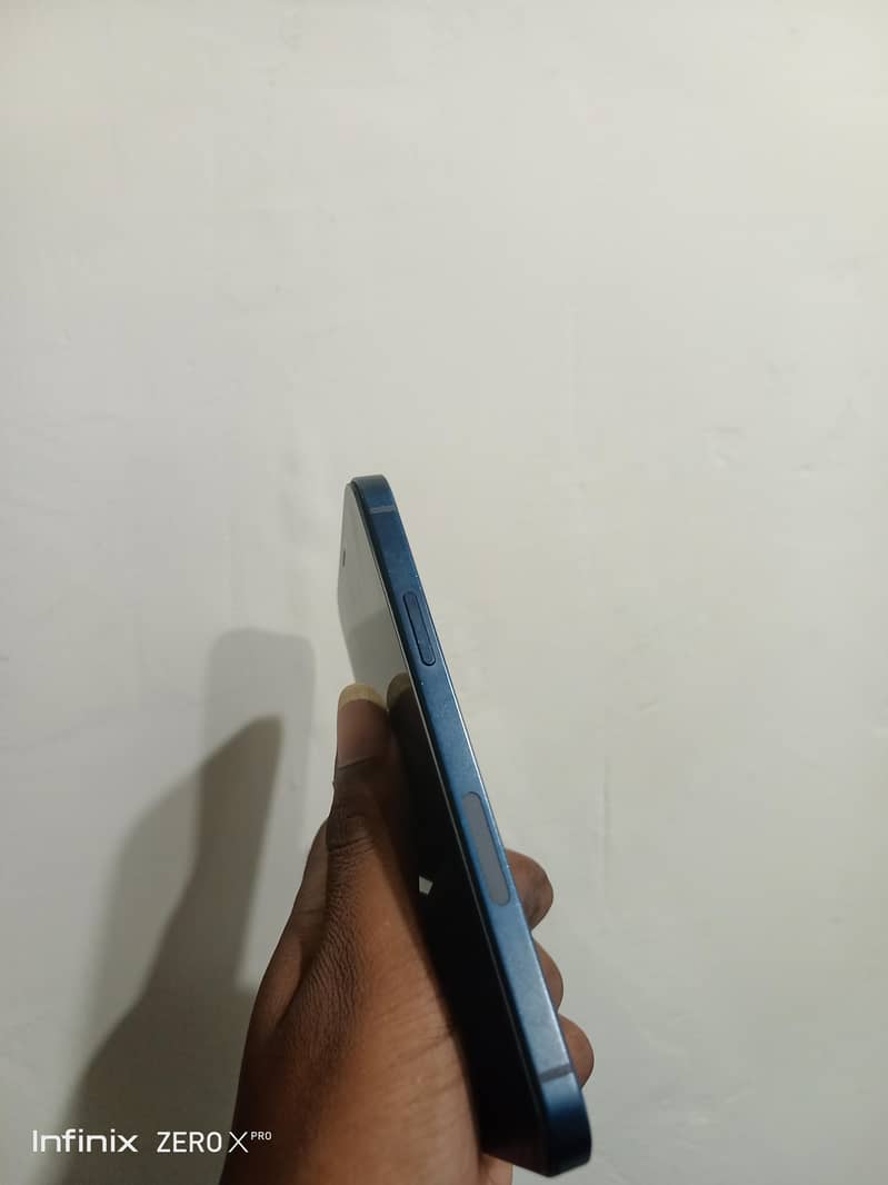 Apple iPhone 12 2