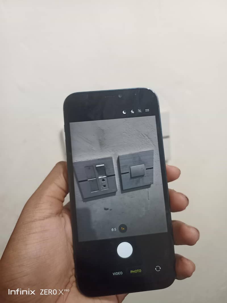 Apple iPhone 12 6