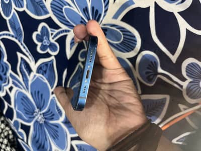 iphone 12 128gb facotory unlock betry & front Glas Change