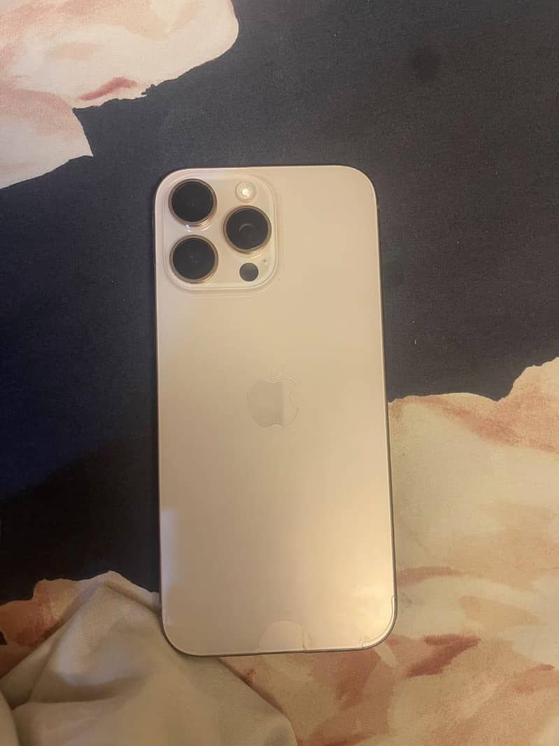 Apple iPhone 16 Pro Max 0
