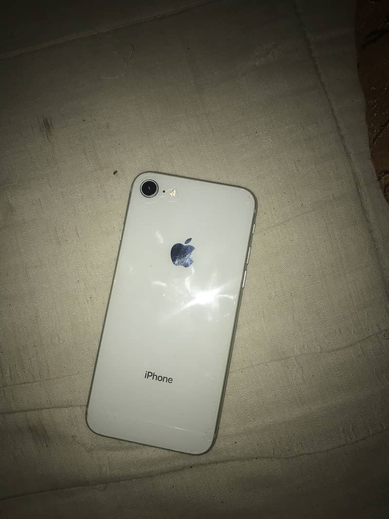 Apple iPhone 8 1