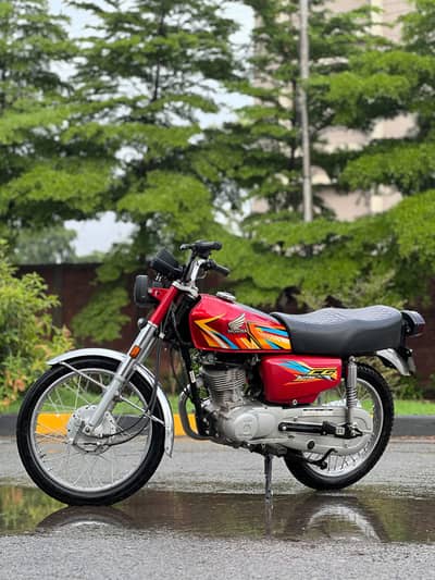 srif 8100 km Chala hai brand new condition 100% hai