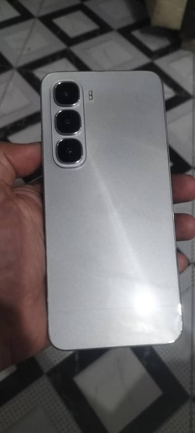 Infinix hot 60 i 6/128 new condition with box charger