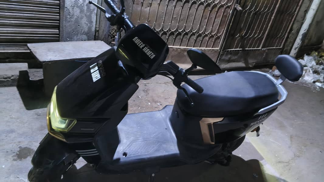reevo A12 model 0