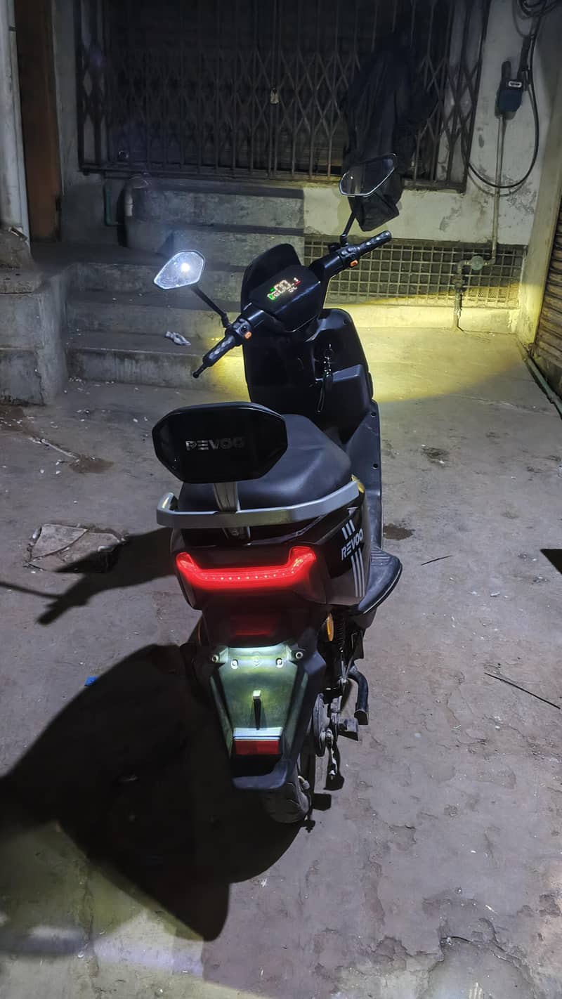 reevo A12 model 2