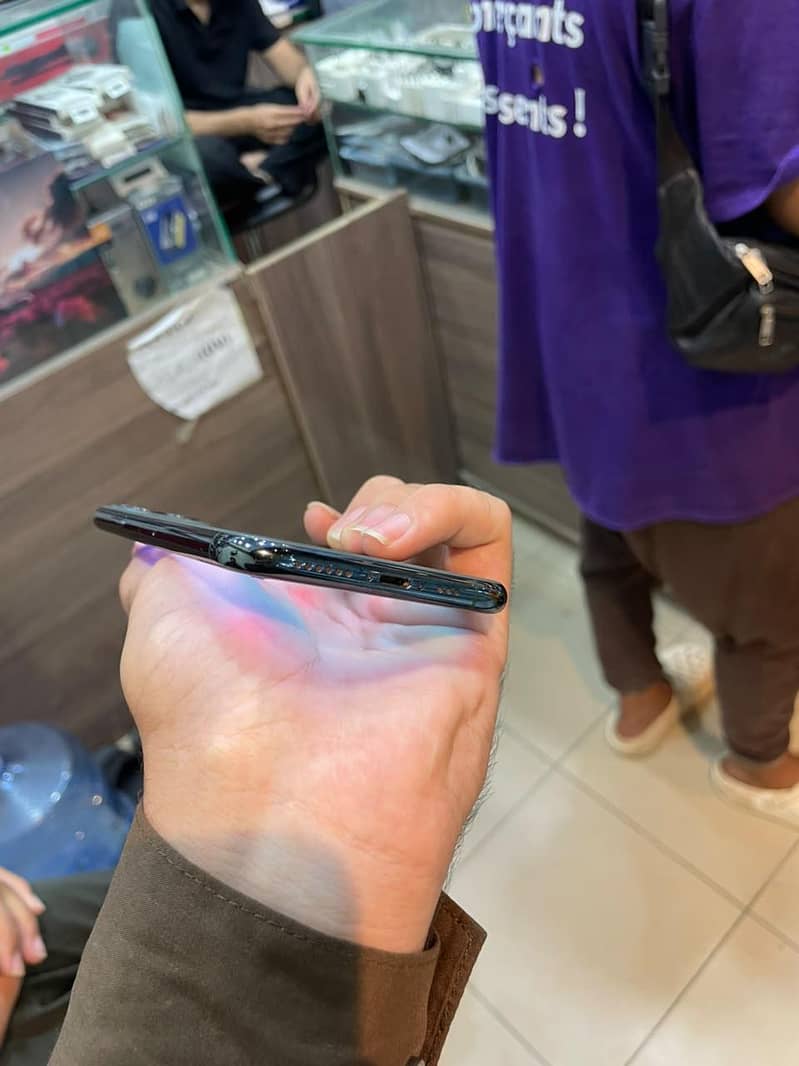 Apple iPhone 11 Pro 3