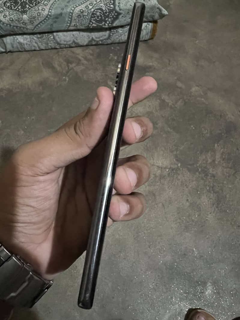 Tecno CAMON 40 Pro 4