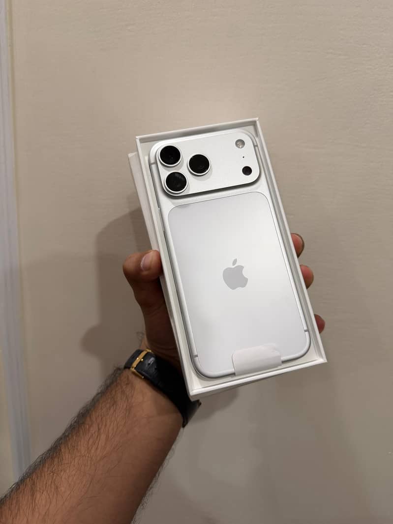 Iphone 17 pro max non pta 4