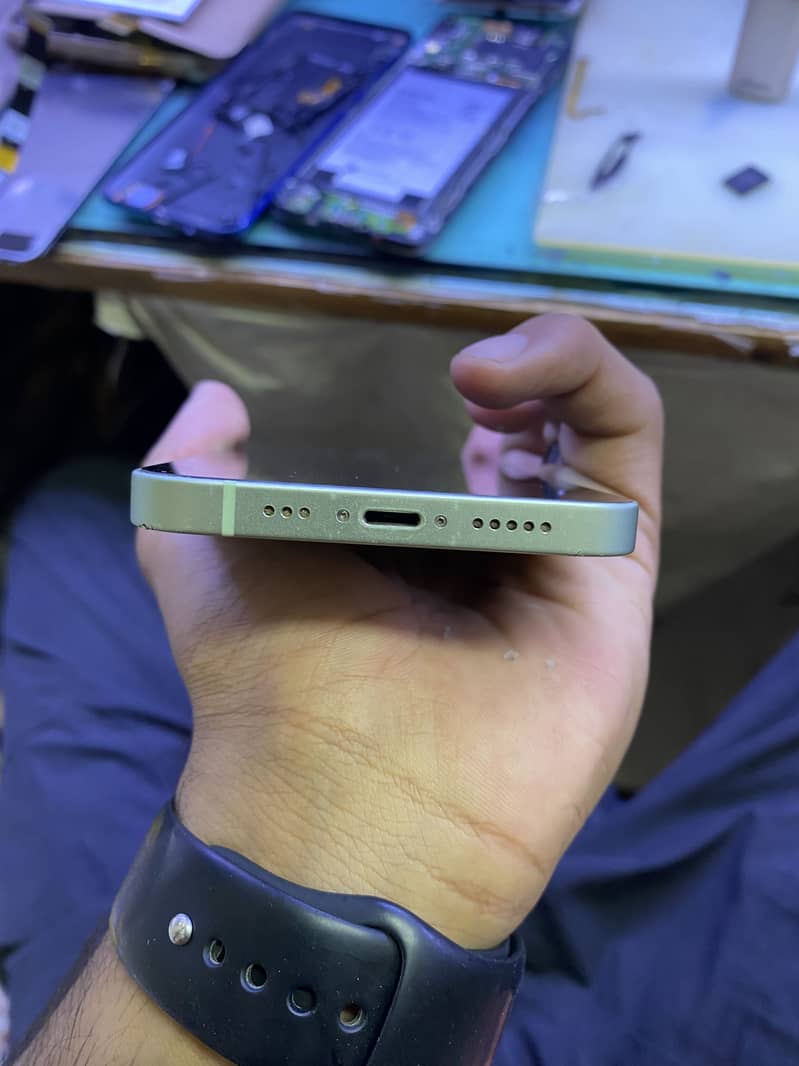 Apple iPhone 12 5