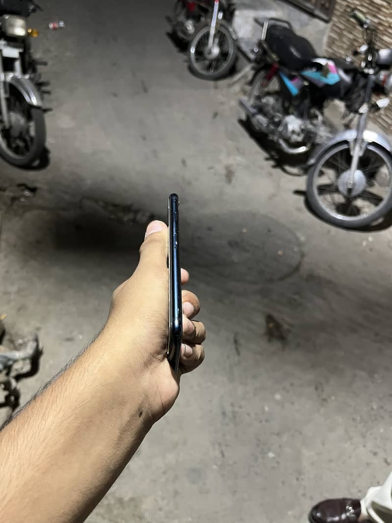 Apple iPhone SE 4